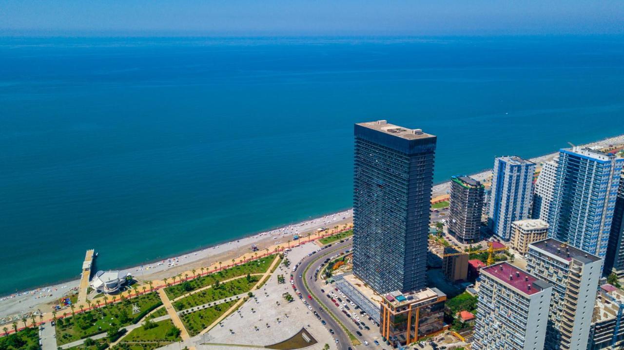 Отель орби батуми. Орби Бич Тауэр Батуми. Orbi Towers Батуми. Orbi Beach Tower, Грузия, Батуми. Orbi Tower Батуми апартамент.